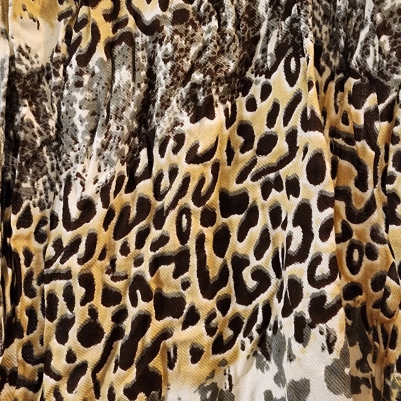 Leapord Print Scarf - Picture 3 of 3